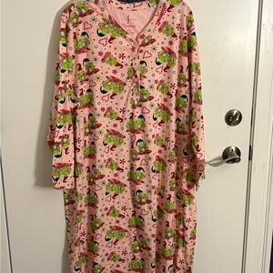 Cute Pink and Green Long-Sleeve Nightgown